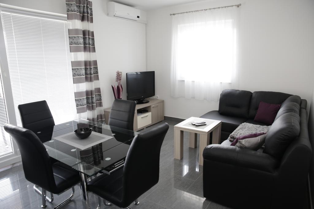 Apartments Resman Βόντιτσε Δωμάτιο φωτογραφία